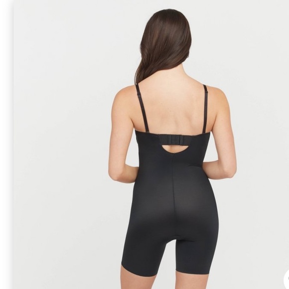 ASSETS SPANX Women's Flawless
Finish Strapless Cupped Midthigh Bodysuit Black XL - Picture 3 of 6